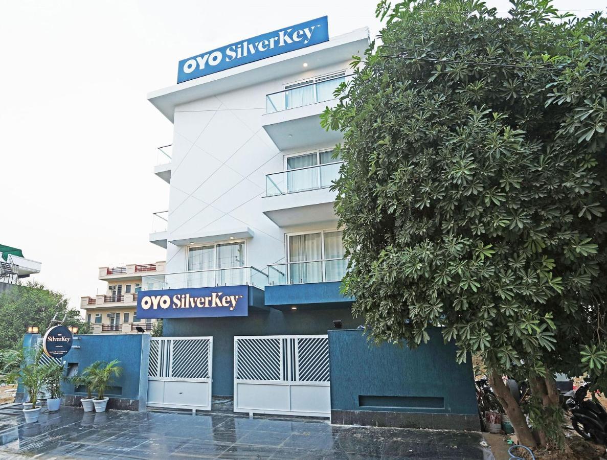 Oyo Flagship Santhi Grand Vijayawāda Exterior photo