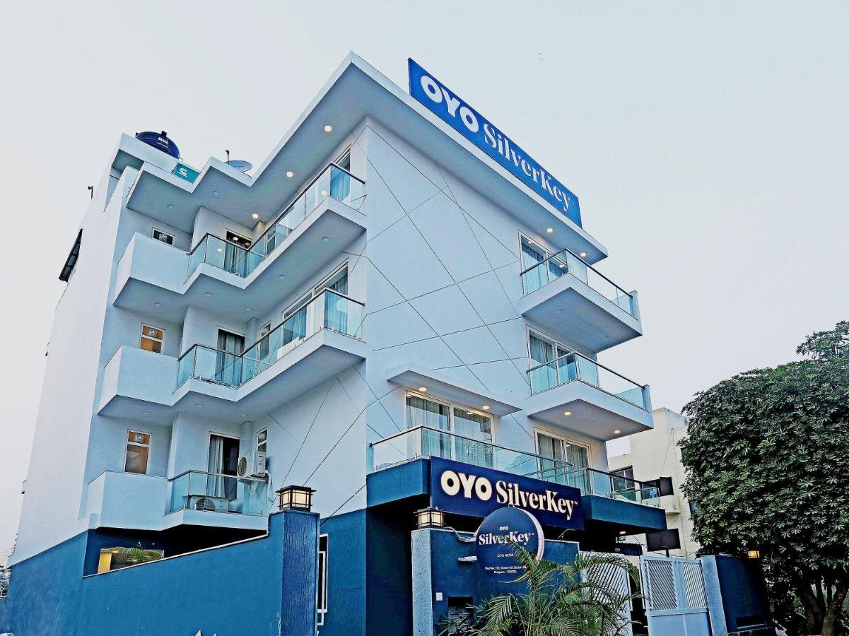 Oyo Flagship Santhi Grand Vijayawāda Exterior photo